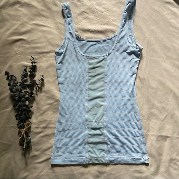 Lululemon / Tank Top - Picture 3 of 9